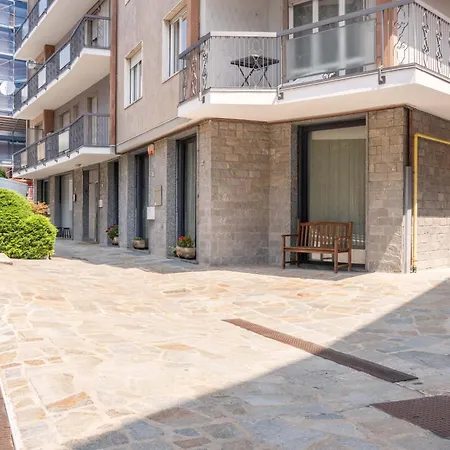 La Darsena Front Maccagno