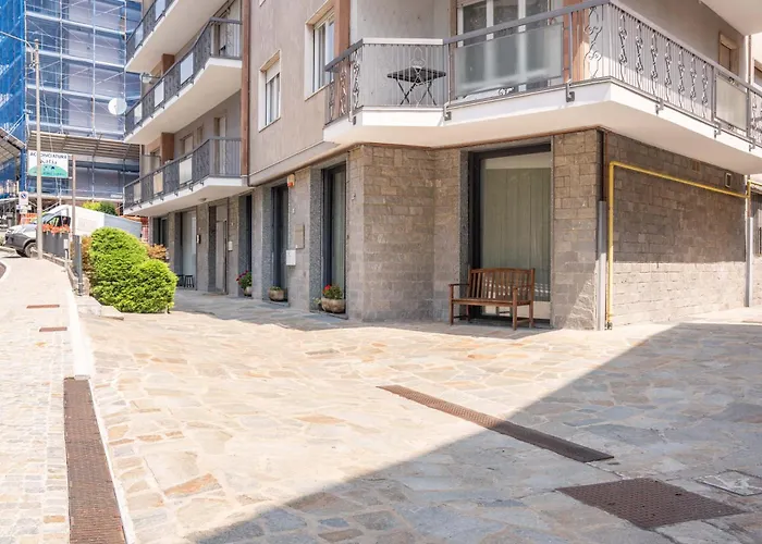 La Darsena Front Maccagno