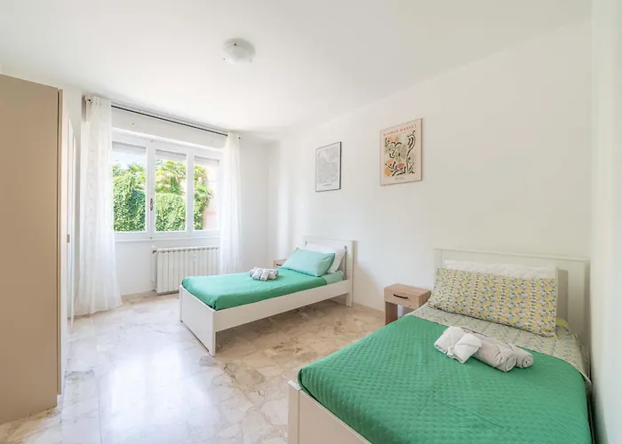 La Darsena Front Apartman *