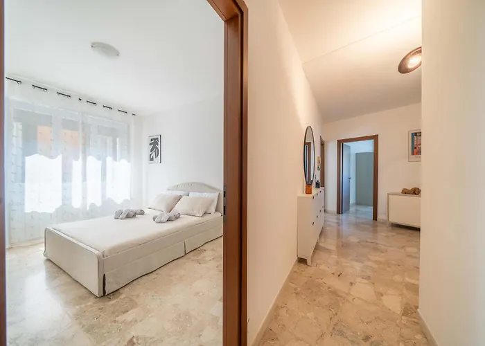 Apartman La Darsena Front