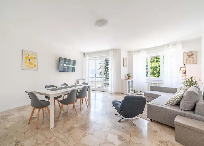 La Darsena Front Maccagno