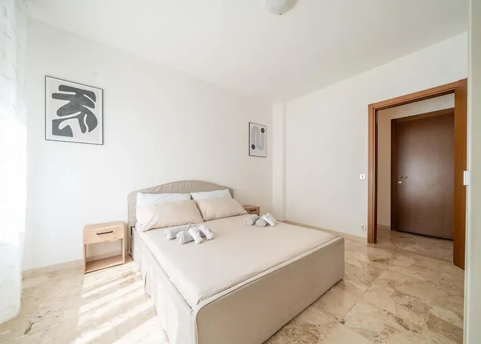 La Darsena Front Apartman *