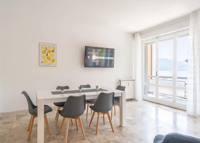 La Darsena Front Apartman